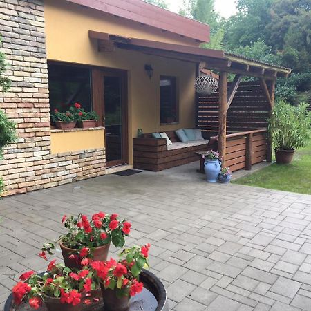 Tulipan Apartman إغير المظهر الخارجي الصورة
