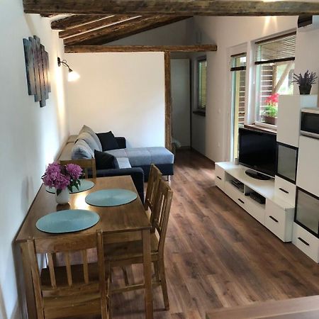 Tulipan Apartman إغير المظهر الخارجي الصورة