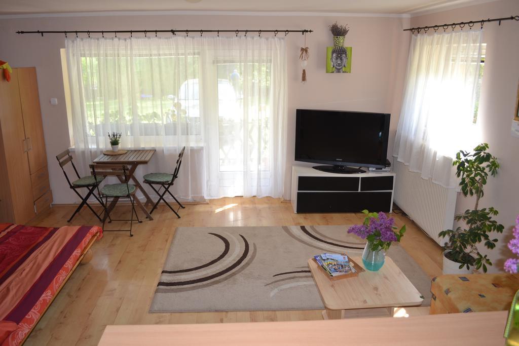 Tulipan Apartman إغير المظهر الخارجي الصورة