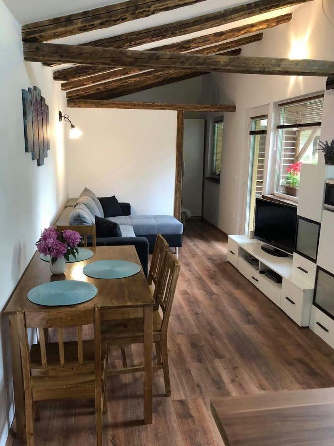 Tulipan Apartman إغير المظهر الخارجي الصورة